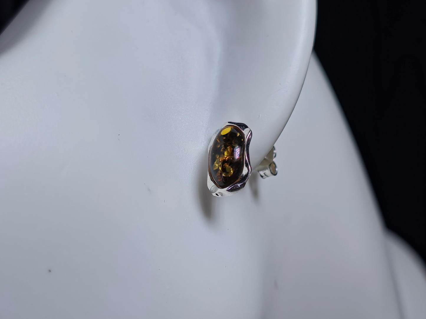 Exclusieve Oorstekers van 925 Sterling Zilver met Authentieke Groene Baltische Barnsteen