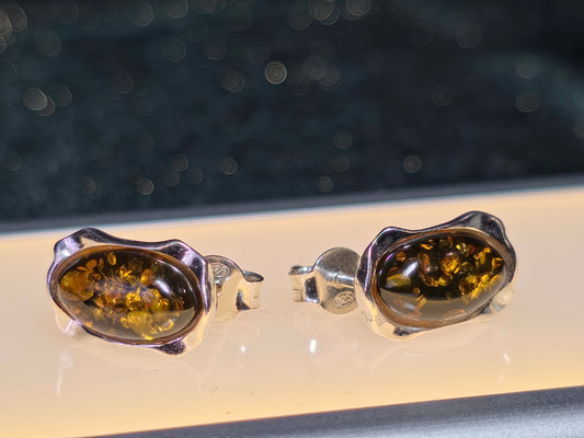 Exclusieve Oorstekers van 925 Sterling Zilver met Authentieke Groene Baltische Barnsteen