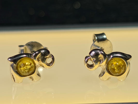 Handgemaakte oorbellen van 925 sterling zilver met amber – karaktervol en tijdloos