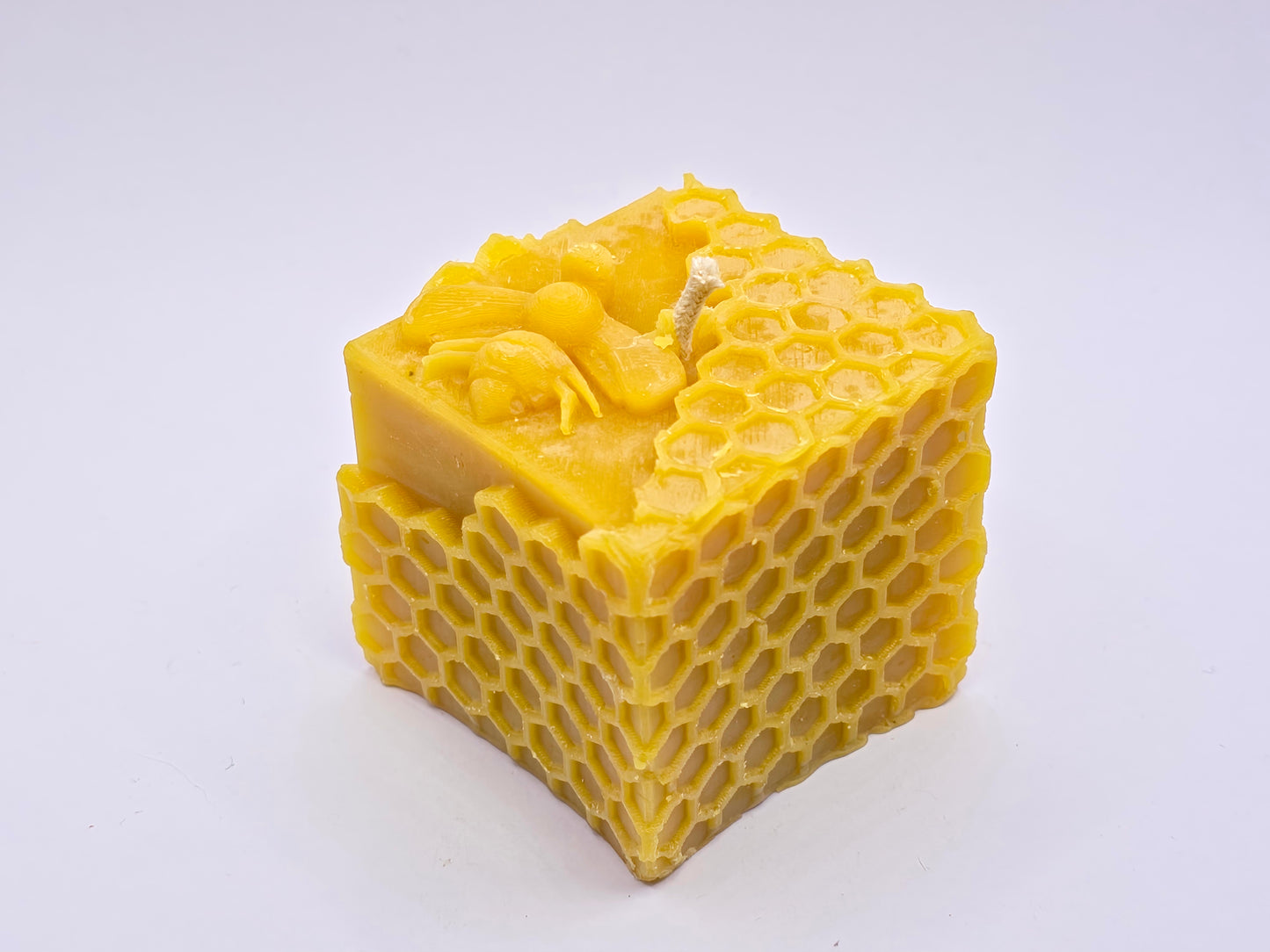 Handgemaakte bijenwas kaars – honingraat kubus, 100% natuurlijke bijenwas