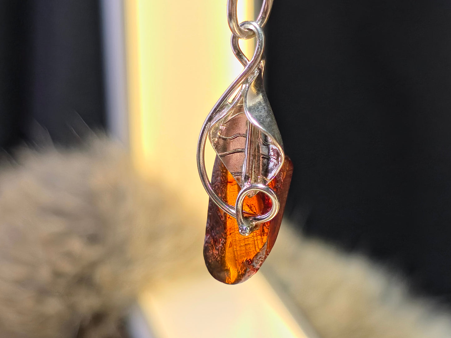 Handgemaakte hanger van 925 sterling zilver met amber