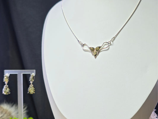 Handgemaakte sieradenset van 925 sterling zilver met Baltische amber – ketting en oorbellen
