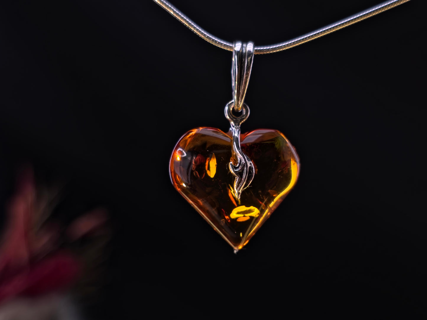 Handgemaakte sieradenset van Baltische amber & 925 sterling zilver – hartvormige hanger en oorbellen